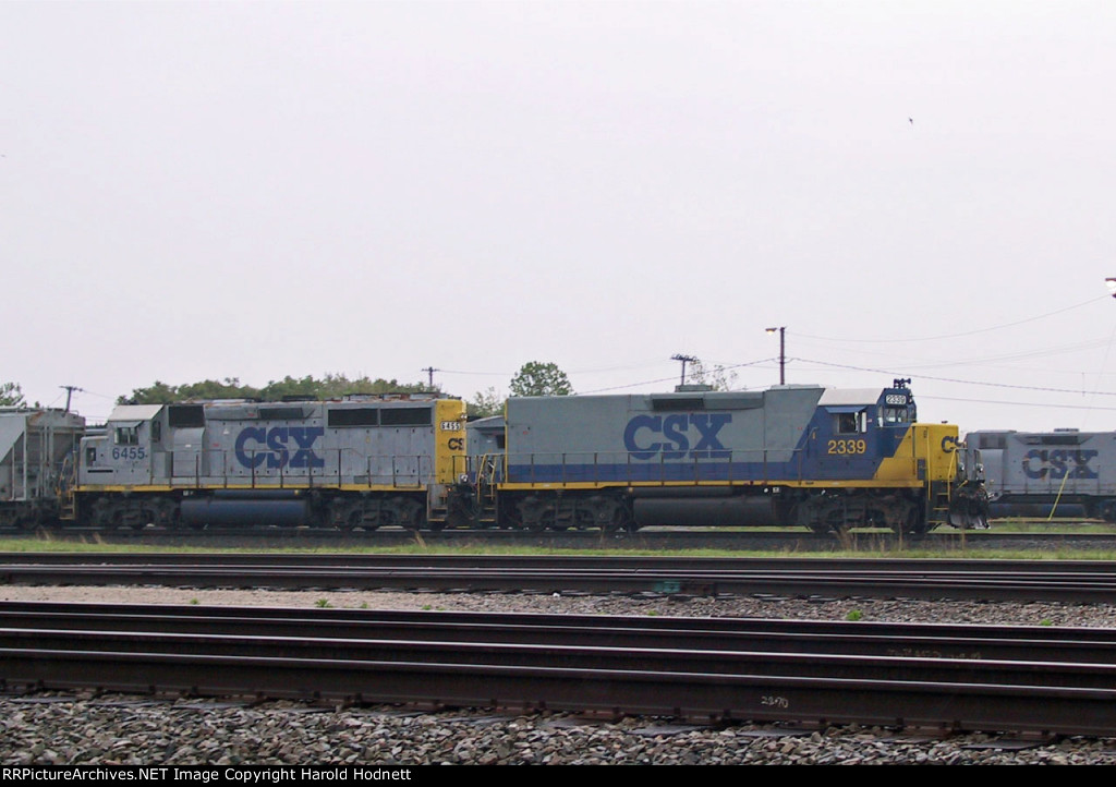 CSX 2339 & 6455 lead a train off the Tarboro sub